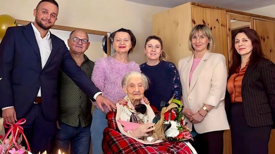 100 lat pani Genowefy Paczkowskiej ze Słobit. Wiek z historii życia