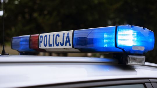 Agresywny wobec policjantów i z narkotykami przy sobie. 18-latek zatrzymany