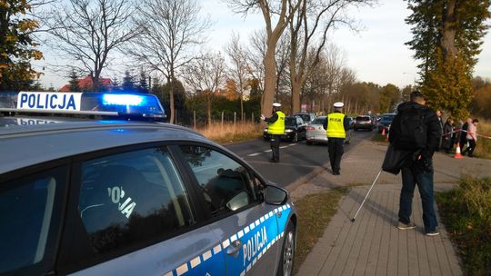 Akcja „Znicz”. Policjanci pilnują bezpieczeństwa