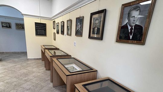 Braniewska biblioteka zaprasza na niezwykłą wystawę rodzinnych obrazów