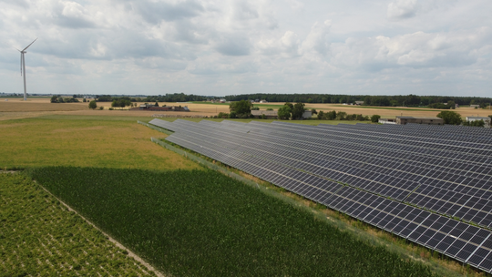 Budowa elektrowni słonecznych. Pro Vento Energia poszukuje gruntów