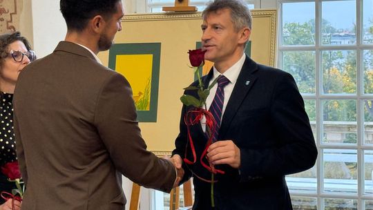 Burmistrz uhonorowano nauczycieli i uzdolnionych uczniów