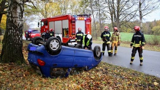 Dachowanie. Kierowca sam się wydostał