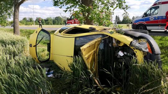 Dachowanie. Rannej kobiecie pomogli świadkowie