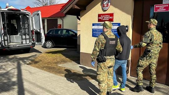 Deportacje po serii wykroczeń i przestępstw. Trzech Ukraińców opuściło Polskę