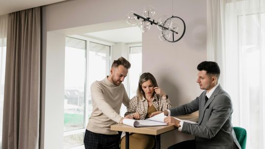 Dlaczego warto korzystać z oferty biura nieruchomości?