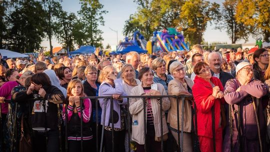 Dożynki w Gminie Braniewo. Bursztynowe Ziarno, igrzyska sołeckie, konkurs na wieniec i koncerty