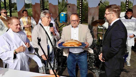 Dożynkowe święto w Szylenach. Gmina Braniewo podziękowała rolnikom za plony