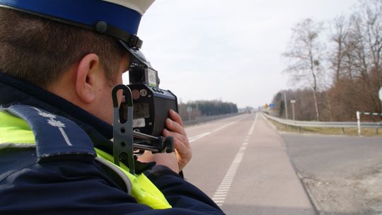 Dwa miejsca, dwóch kierowców. Obydwaj za szybko