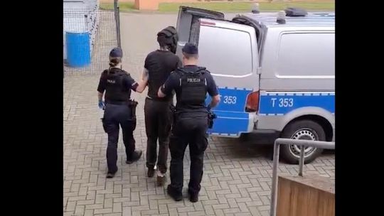 Groził śmiercią policjantom. Internetowy troll „Alex Kowalsky” zatrzymany