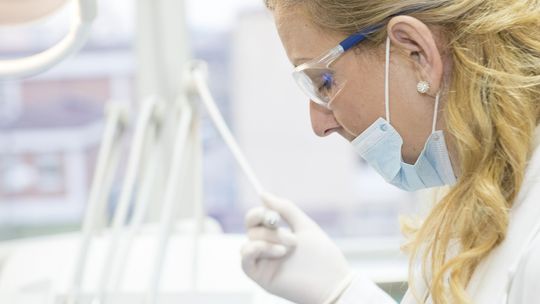 Implantologia stomatologiczna – na czym polega?