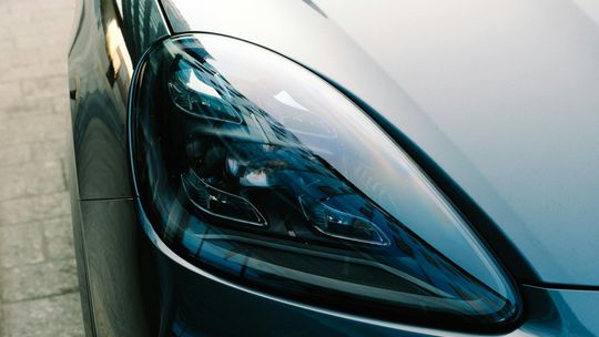 Jak zamontować EVA dywaniki samochodowe, aby nie przesuwały się podczas jazdy?