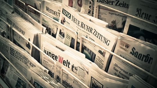 Jakie surowce do produkcji papieru są dostępne na rynku?