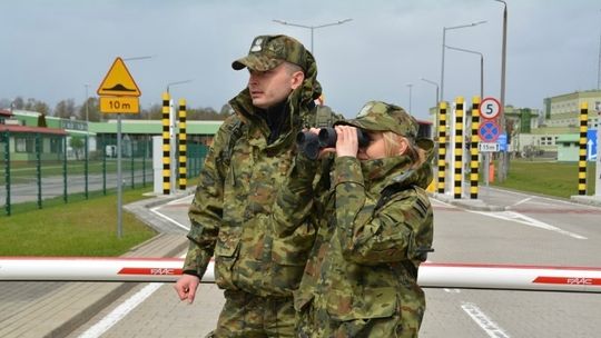 Kaprale na granicy. Uczą się od starszych kolegów