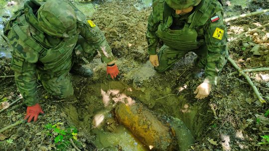 Kolejna bomba lotnicza. Zobaczcie jej detonację! [FILM] ?