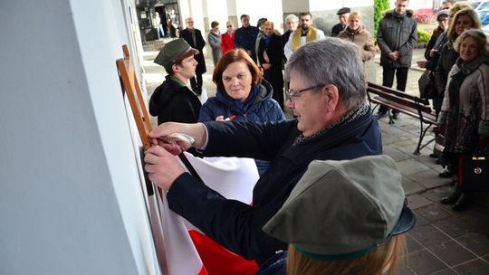 Konferencja i tablica poświęcona twórcy komputera