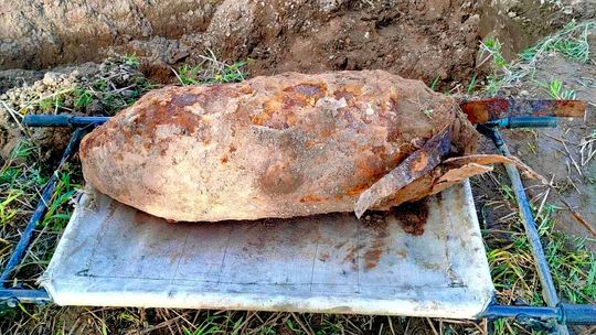 Kopali ziemniaki, znaleźli stukilogramową bombę lotniczą