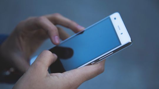 Kupował w aptece i ukradł telefon