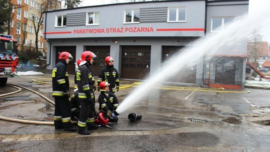 Na lądzie i wodzie. Strażackie ćwiczenia