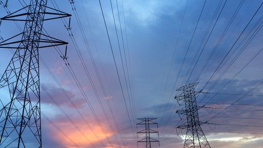 Od czego zależy cena 1 kWh?