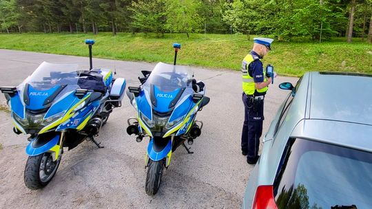 Policjanci patrolują drogi powiatu braniewskiego. Także na motocyklach
