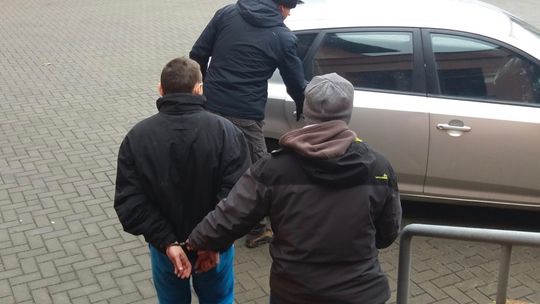 Policjanci z „dochodzeniówki” i od wykroczeń