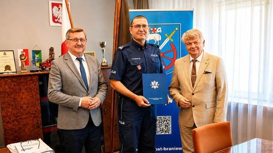 Powiat Braniewski dofinansuje zakup nowego radiowozu dla braniewskiej Policji