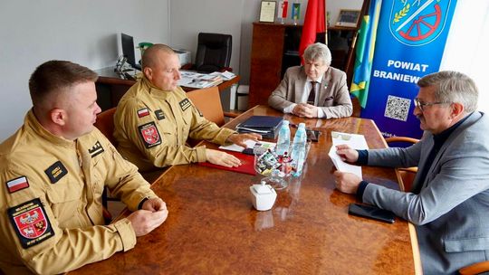 Powiat Braniewski wspiera strażaków. Kolejne pieniądze na niezbędny sprzęt
