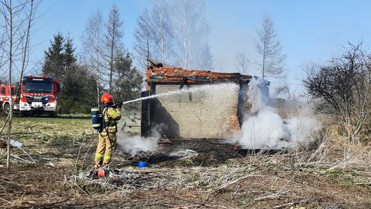 Pożar budynku gospodarczego