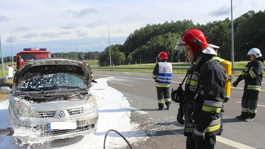 Pożar na „berlince”. Zapalił się samochód