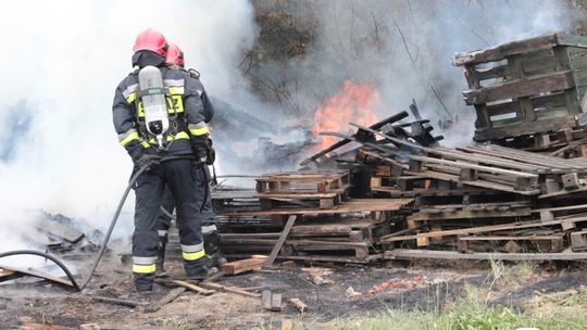 Pożar składowiska palet