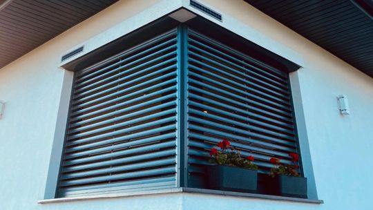 Rolety elewacyjne Olsztyn – komfort, bezpieczeństwo i nowoczesny design dla Twojego domu