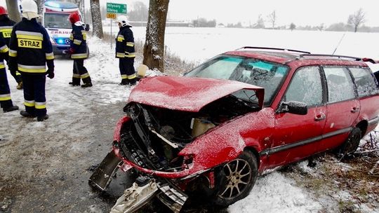 Ślisko na drogach. Kierowca ukarany mandatem