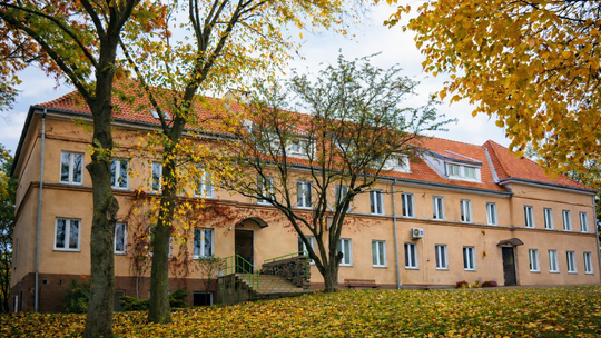 „Słoneczne Wzgórze” i „Promyk”. Wyjątkowa rola domów dziecka w powiecie braniewskim