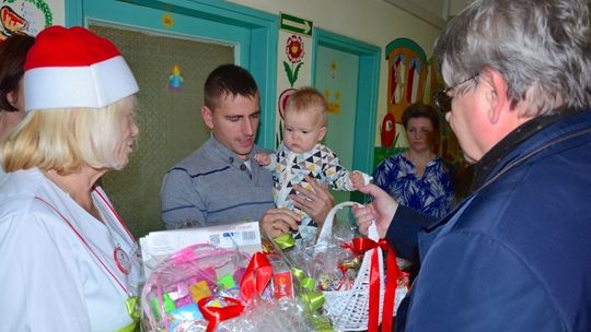 Starosta jak Mikołaj. Odwiedził dzieci ze szpitala