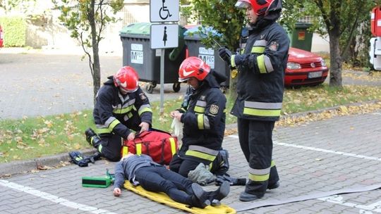 Strażacy ratowali urzędników. Na niby