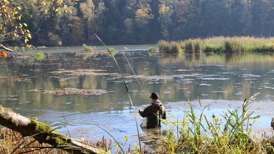 Strażacy wędkowali na Jeziorze Pierzchalskim