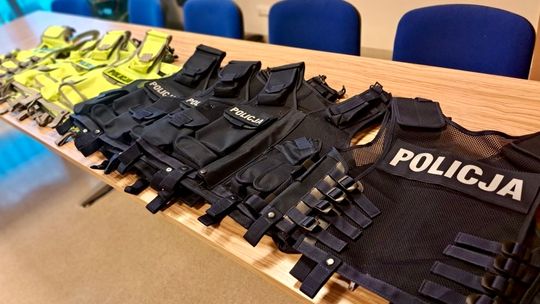 Świąteczny prezent dla policjantów: nowe kamizelki taktyczne