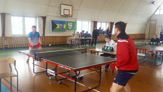 Tenis stołowy. Rywalizowała młodzież i dorośli