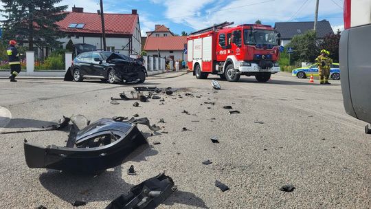 Trzy samochody zderzyły się w Pieniężnie