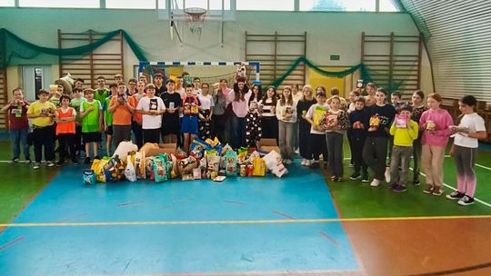 Uczniowie z Lelkowa zebrali ponad 400 kg karmy dla zwierząt z Jelonek Uczniowie z Lelkowa zebrali ponad 400 kg karmy dla zwierząt z Jelonek