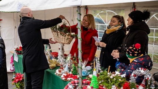 Wilczęta zapraszają na Jarmark Bożonarodzeniowy Wilczęta zapraszają na Jarmark Bożonarodzeniowy