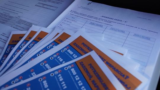 Wyważył drzwi i groził rodzinie. Policja w Gołdapi odseparowała 37-latka od żony