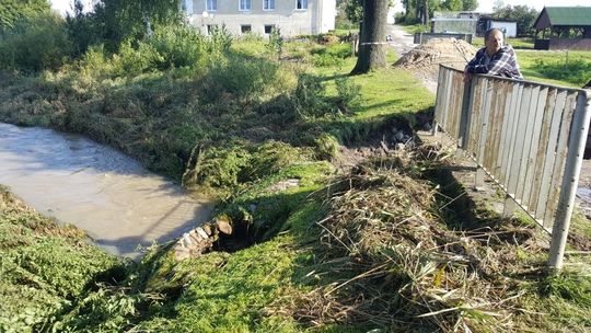 Zniszczone drogi i przepusty, podmyte mosty. Trwa liczenie strat