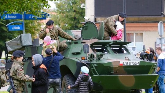 Żołnierze świętowali z mieszkańcami