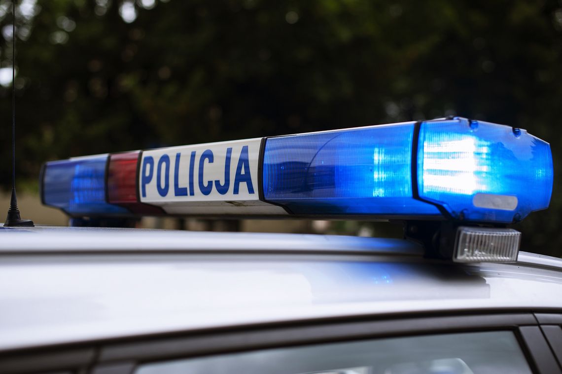 Agresywny wobec policjantów i z narkotykami przy sobie. 18-latek zatrzymany