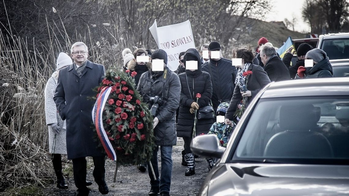 Ambasador Rosji świętował w Pieniężnie rocznicę śmierci kata AK