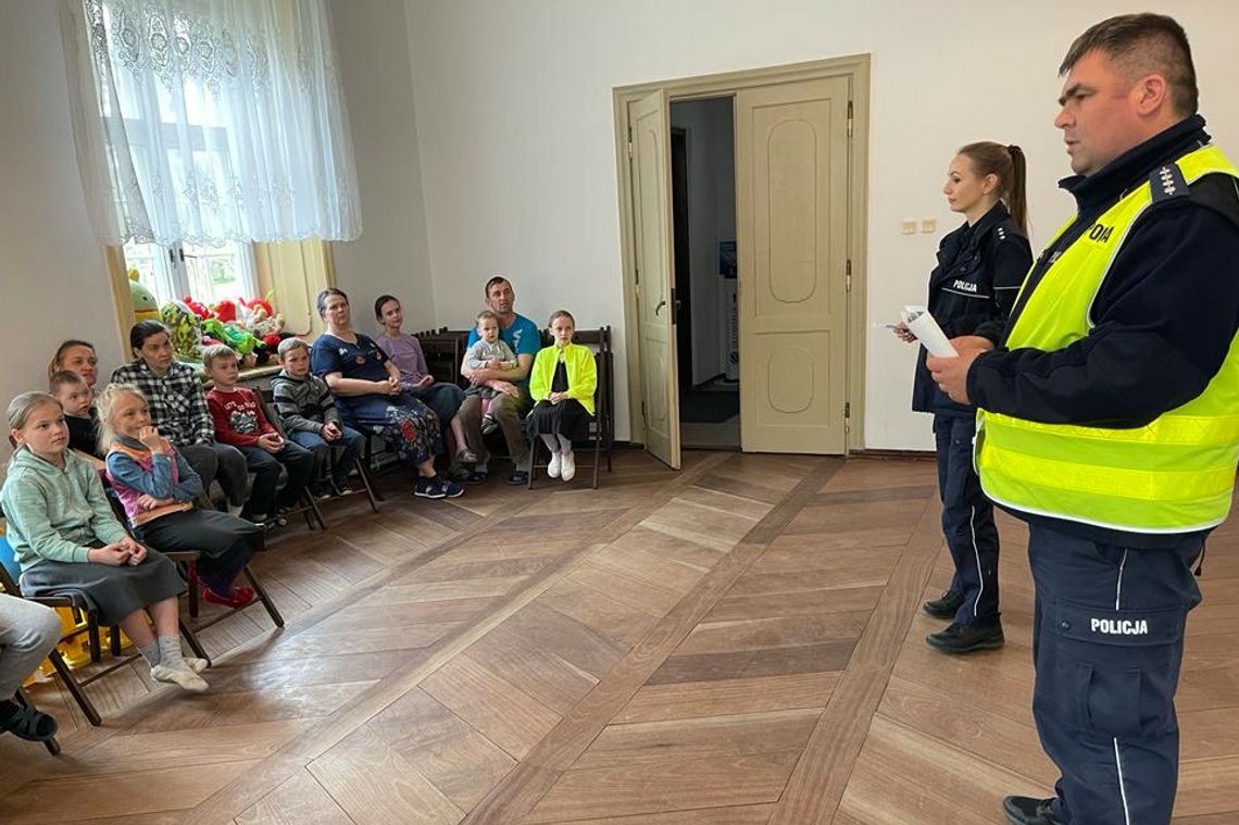 Braniewscy policjanci odwiedzili uchodźców z Ukrainy