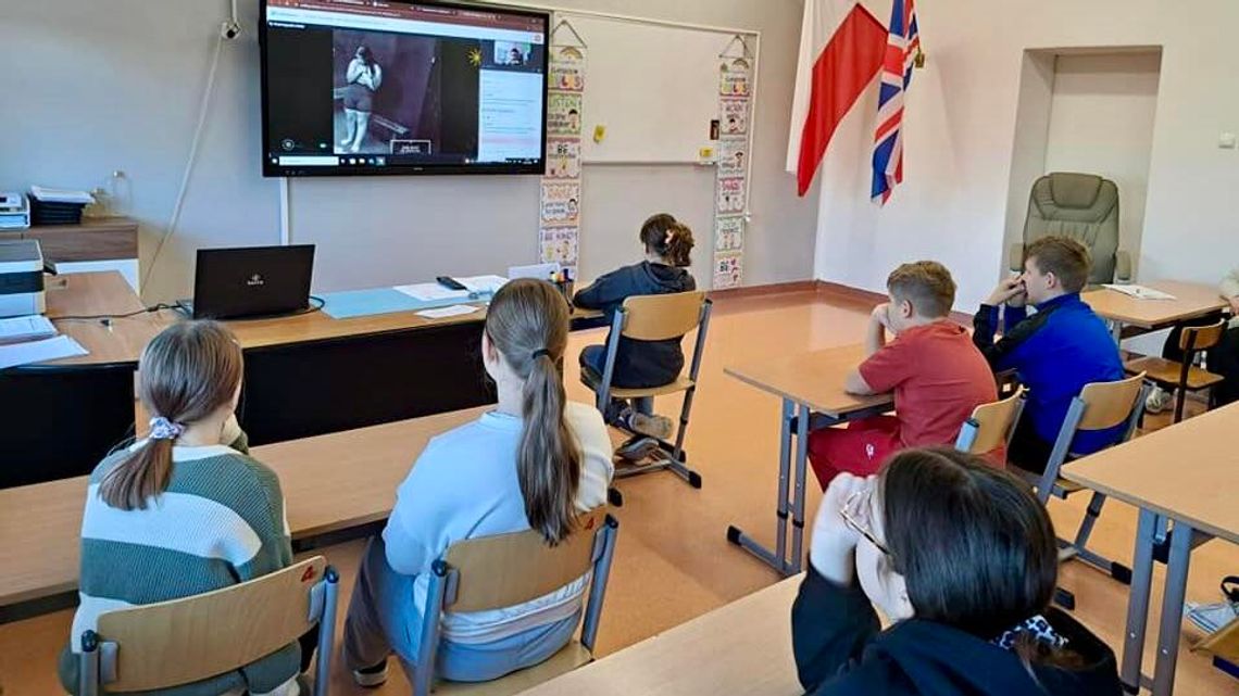 Cyberlekcje 3.0 w Wilczętach: młodzi chcą bezpiecznego internetu Cyberlekcje 3.0 w Wilczętach: młodzi chcą bezpiecznego internetu