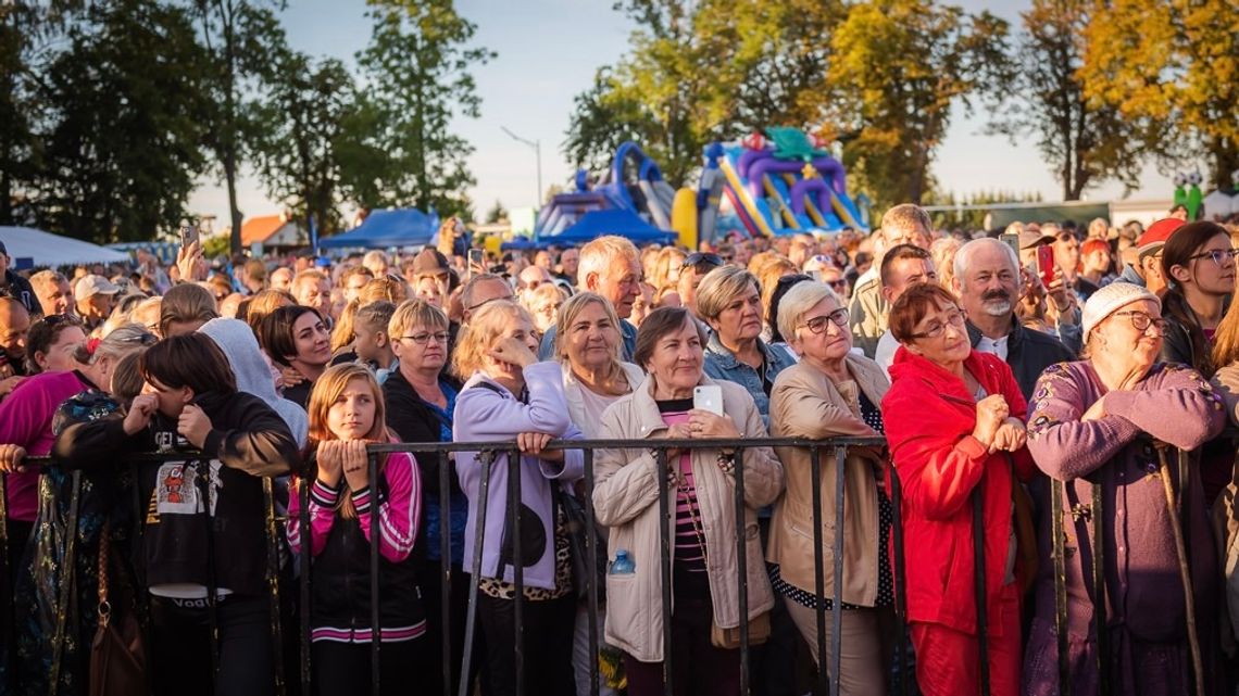 Dożynki w Gminie Braniewo. Bursztynowe Ziarno, igrzyska sołeckie, konkurs na wieniec i koncerty